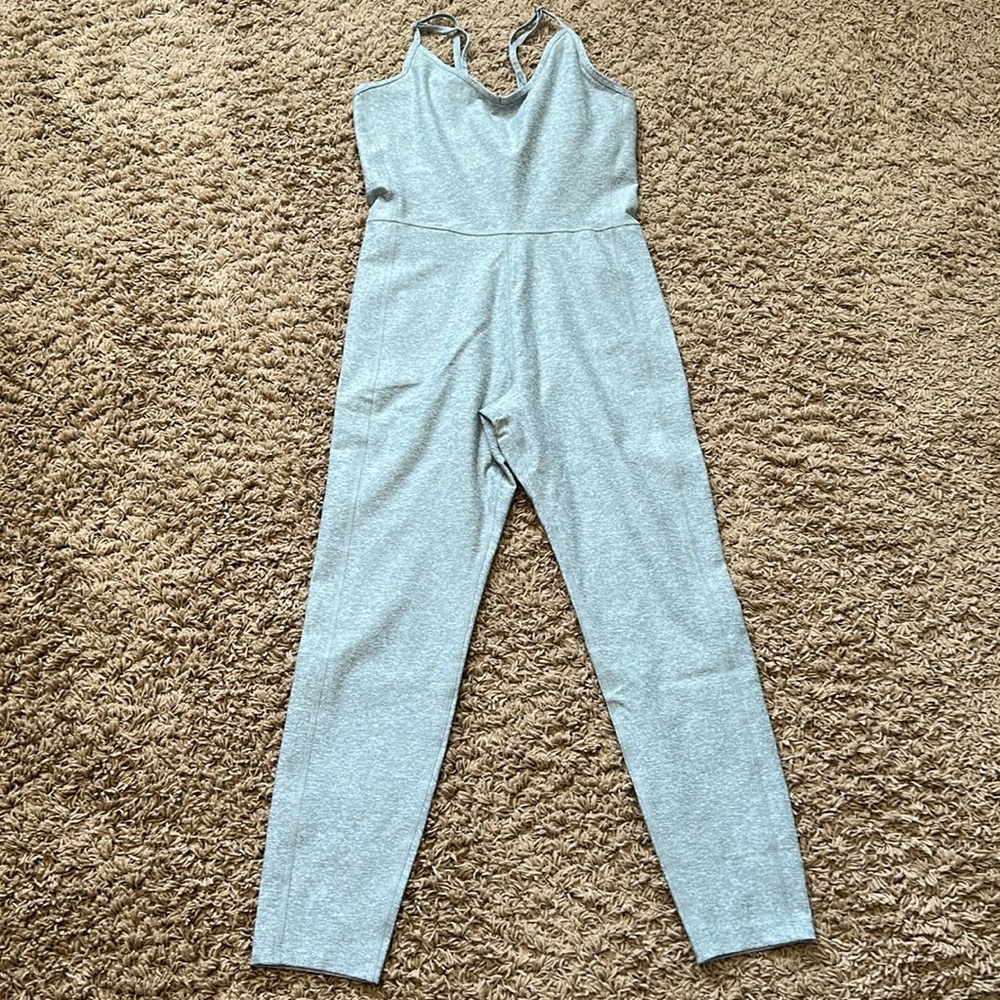 Old navy cloud+ go dry grey athletic jumpsuit size medium
